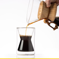 chemex-double-walled-coffee-mug-in-use_1.png